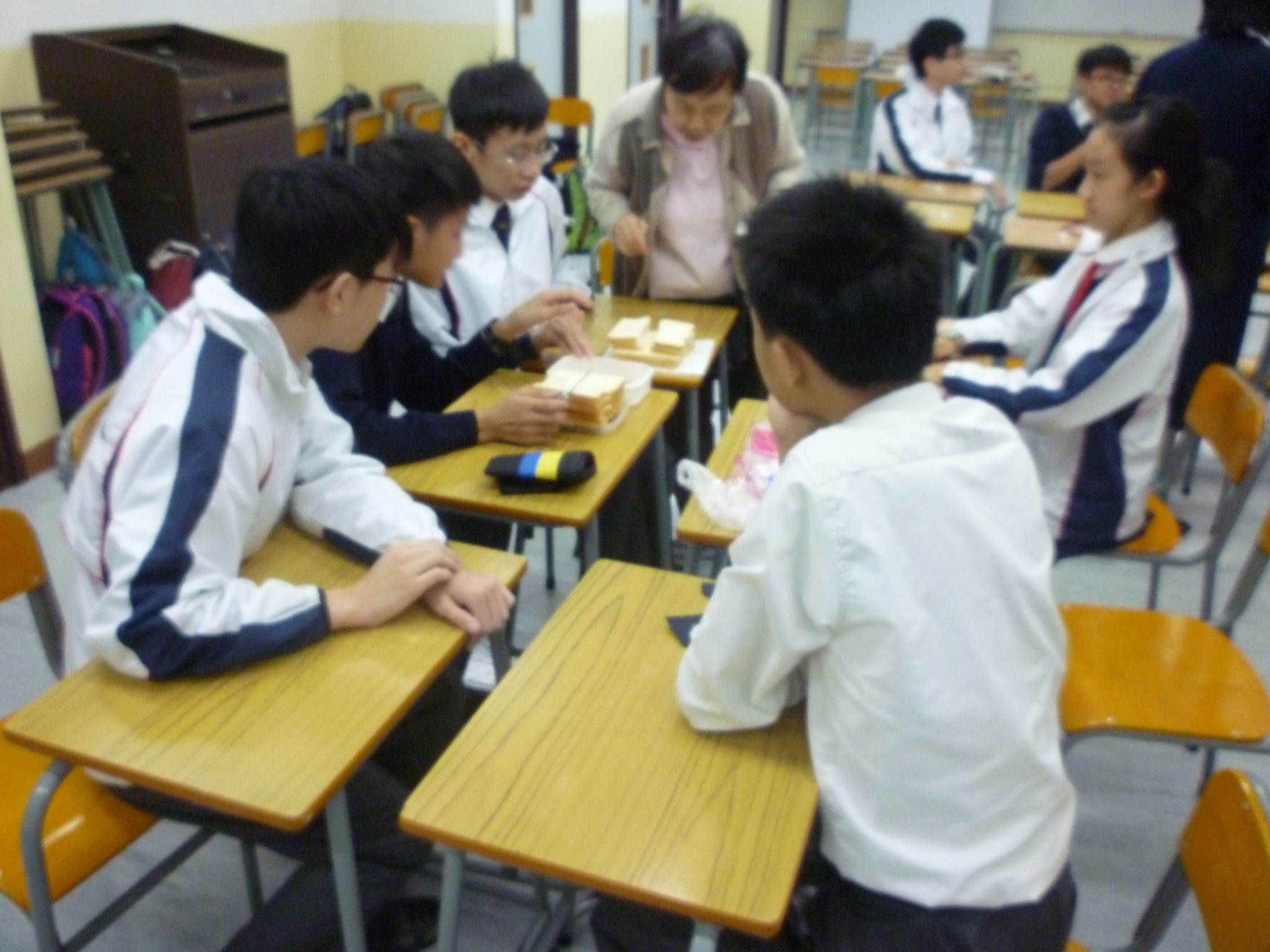 Students prepared different kind of food for the elderly.